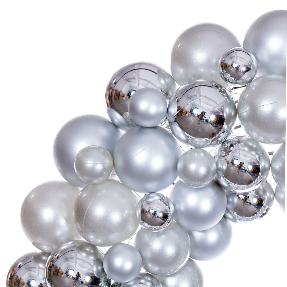 Christmas Carousel Collection - 24" Silver Ball Wreath