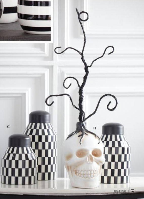26" Skull Halloween Tree
